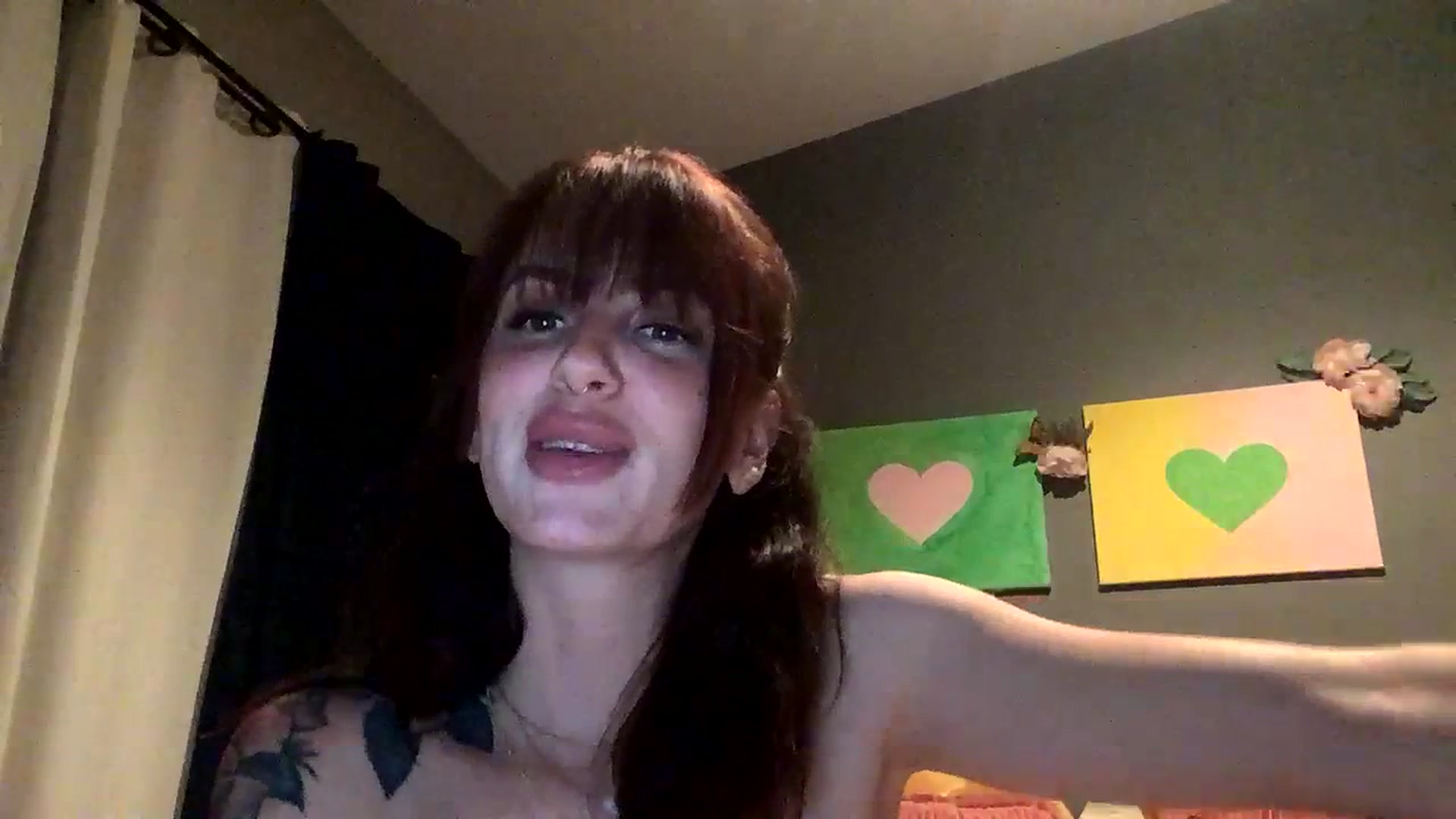 Gallery image thumbnail from Sarah_autumns's myfreecams stream on, 07/16/2023, 08:07 image 6 of 20