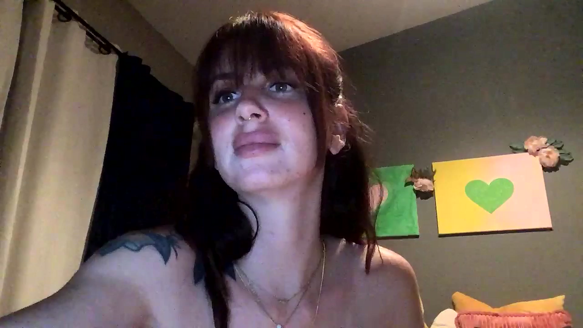 Gallery image thumbnail from Sarah_autumns's myfreecams stream on, 07/16/2023, 08:07 image 16 of 20