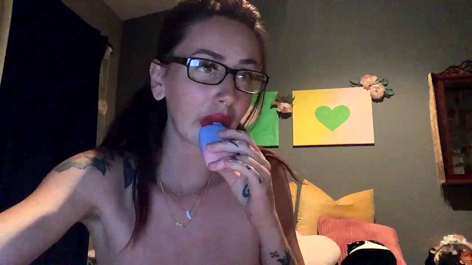 Gallery image thumbnail from Sarah_autumns's myfreecams stream on, 07/19/2023, 07:37 image 6 of 20
