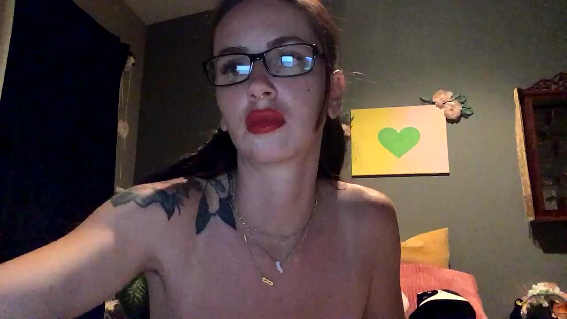 Gallery image thumbnail from Sarah_autumns's myfreecams stream on, 07/19/2023, 07:37 image 1 of 20