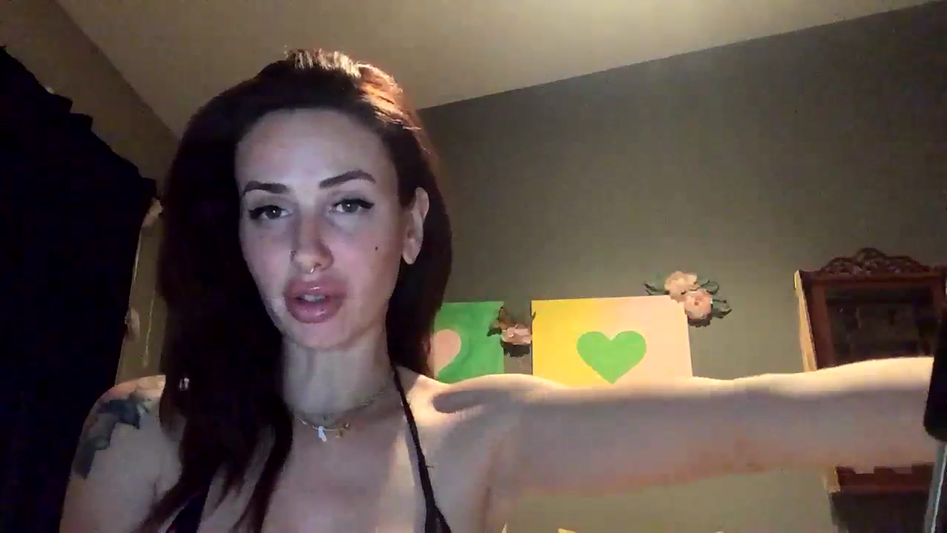 Gallery image thumbnail from Sarah_autumns's myfreecams stream on, 08/07/2023, 06:09 image 11 of 20