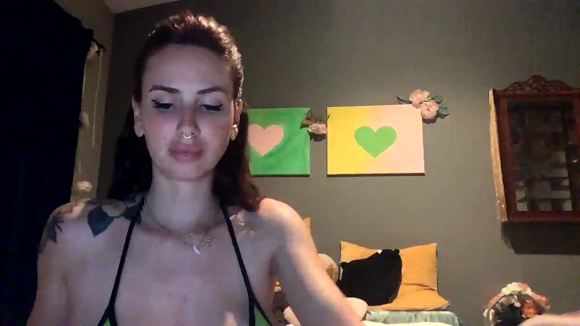 Gallery image thumbnail from Sarah_autumns's myfreecams stream on, 08/07/2023, 07:34 image 20 of 20