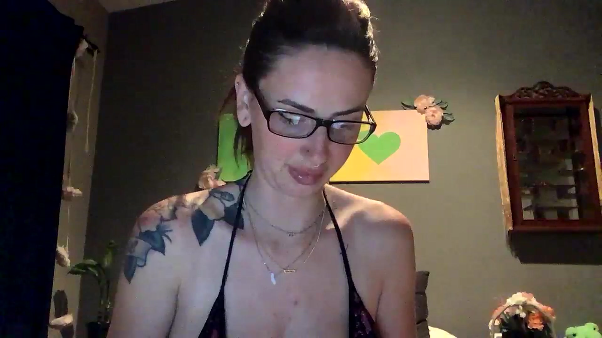 Gallery image thumbnail from Sarah_autumns's myfreecams stream on, 08/14/2023, 07:46 image 9 of 20