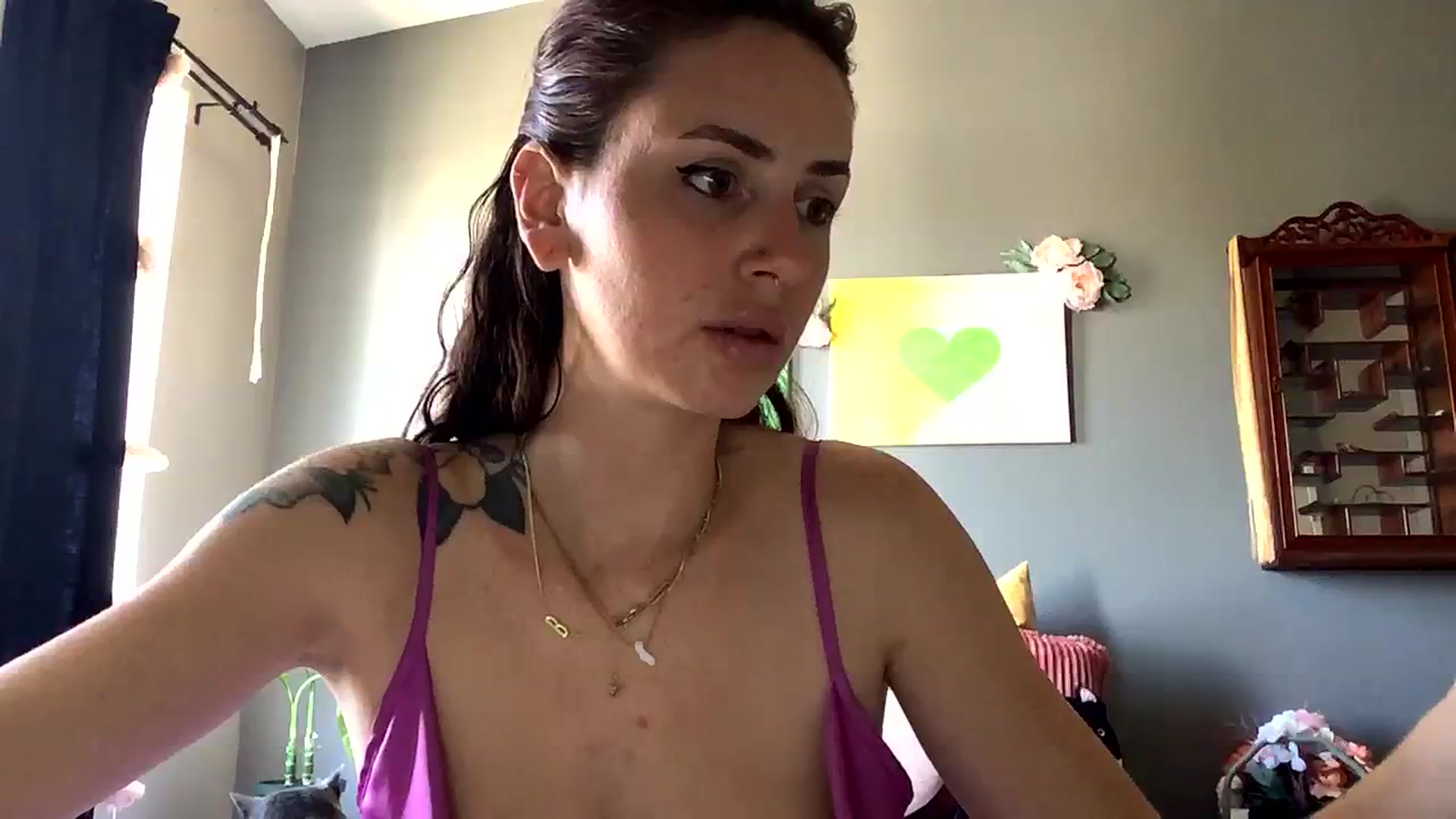 Gallery image thumbnail from Sarah_autumns's myfreecams stream on, 08/15/2023, 19:22 image 14 of 20