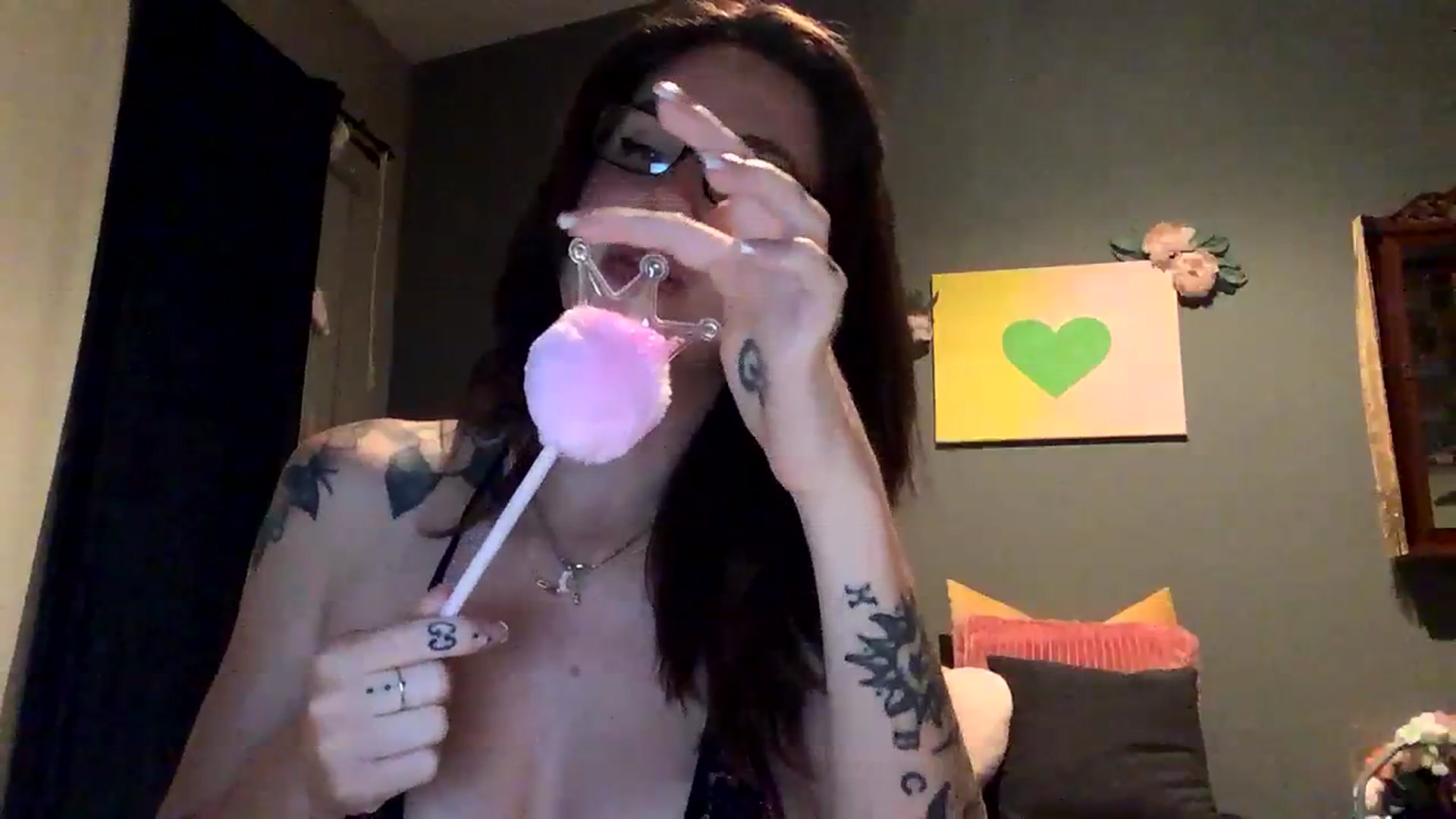 Gallery image thumbnail from Sarah_autumns's myfreecams stream on, 08/18/2023, 07:38 image 13 of 20