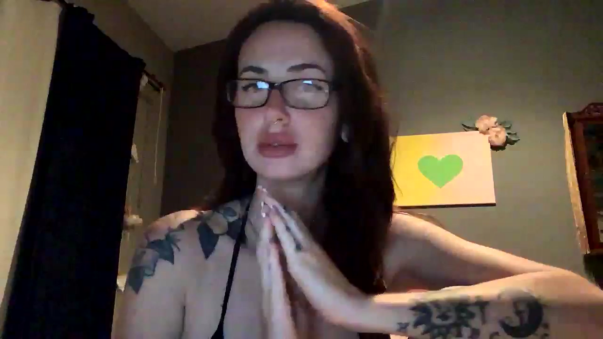 Gallery image thumbnail from Sarah_autumns's myfreecams stream on, 08/18/2023, 07:38 image 1 of 20