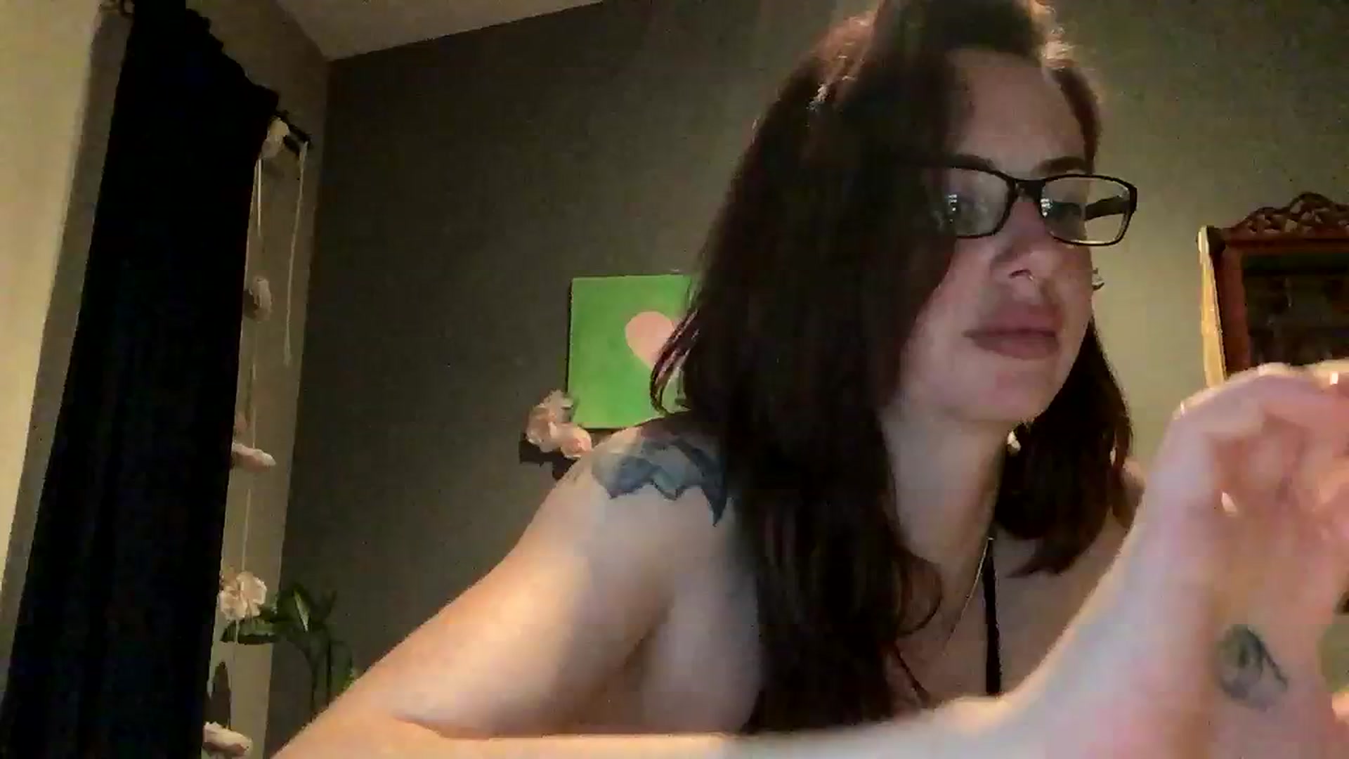 Gallery image thumbnail from Sarah_autumns's myfreecams stream on, 08/21/2023, 07:43 image 18 of 20