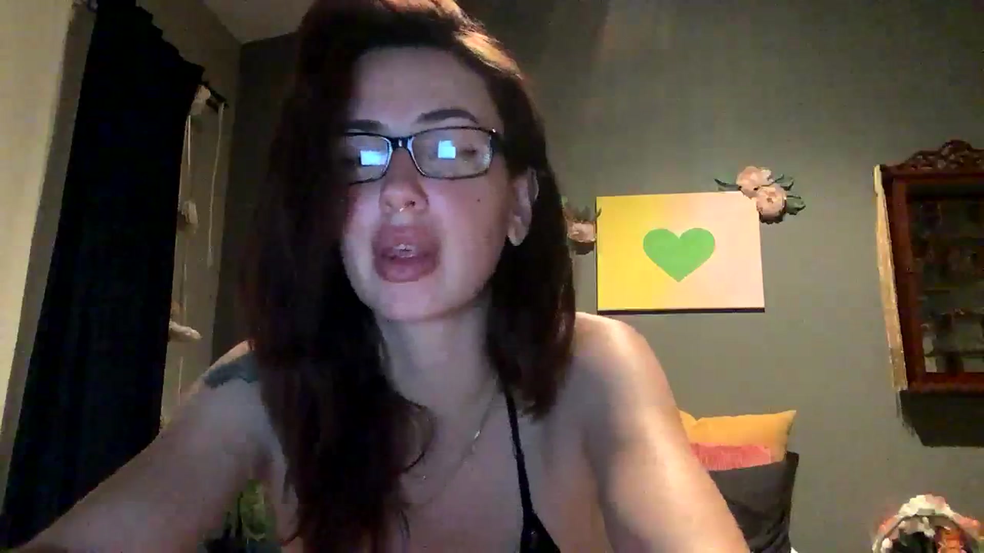 Gallery image thumbnail from Sarah_autumns's myfreecams stream on, 08/21/2023, 07:43 image 17 of 20