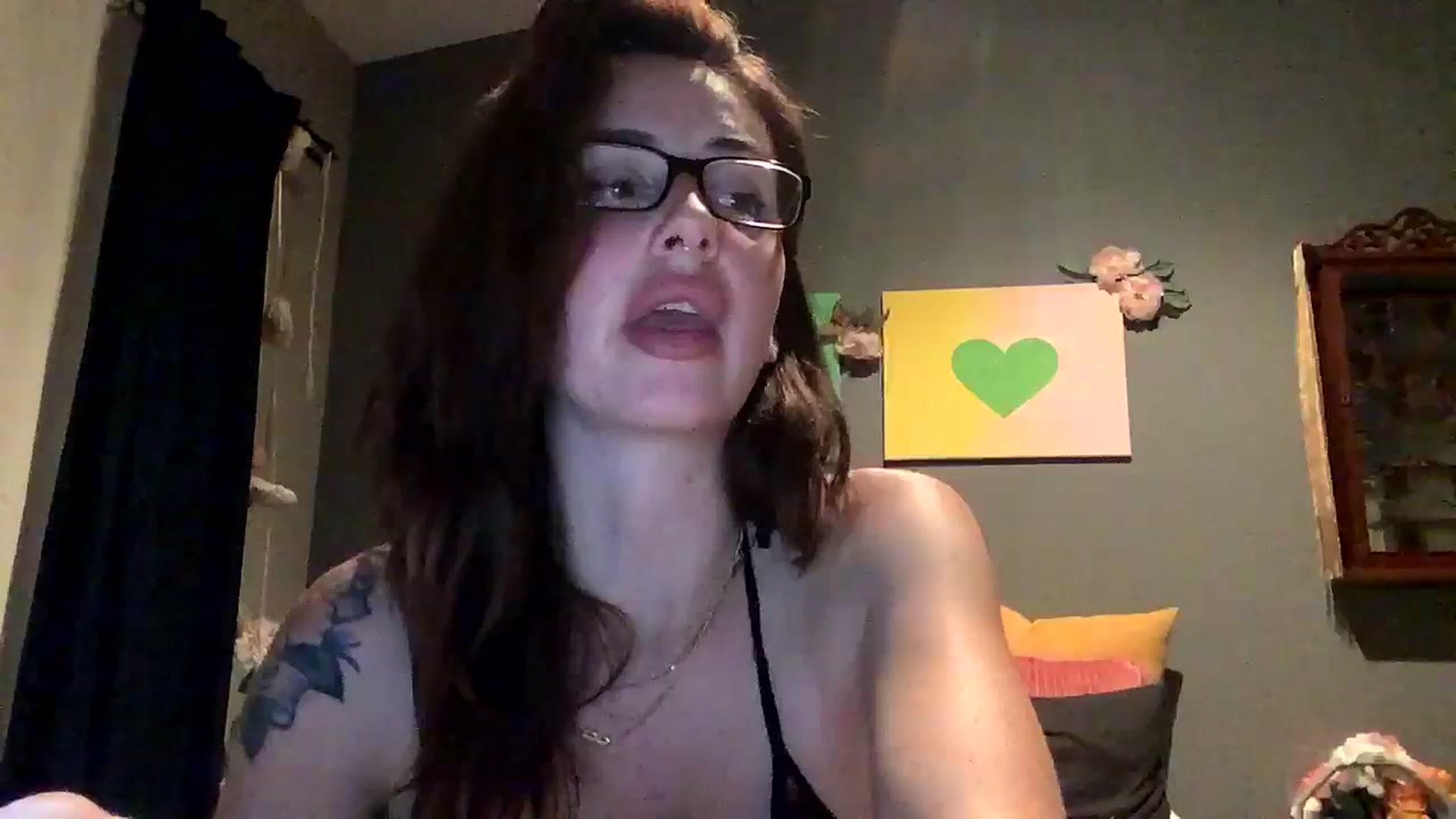 Gallery image thumbnail from Sarah_autumns's myfreecams stream on, 08/21/2023, 07:43 image 16 of 20