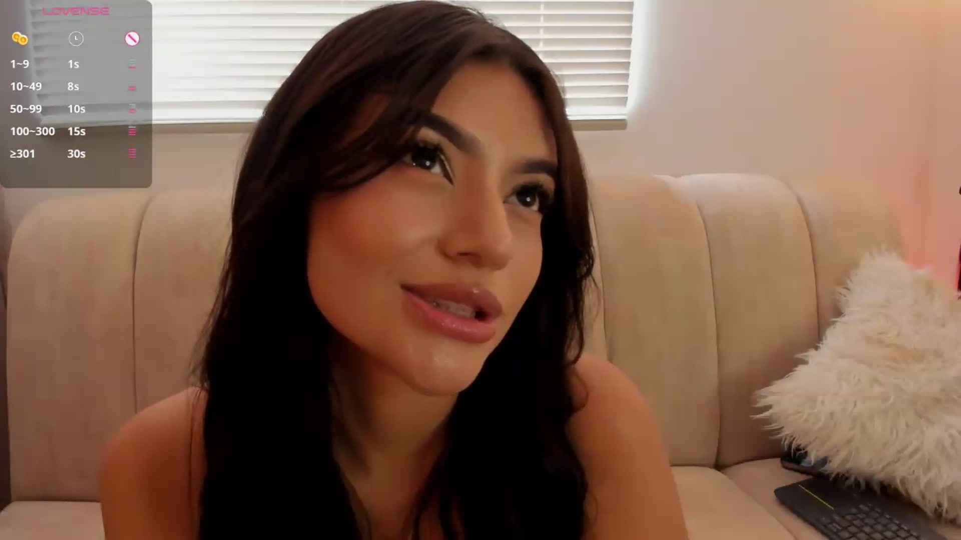 Gallery image thumbnail from Sarah_jacobs's myfreecams stream on, 07/17/2026, 17:01 image 12 of 20