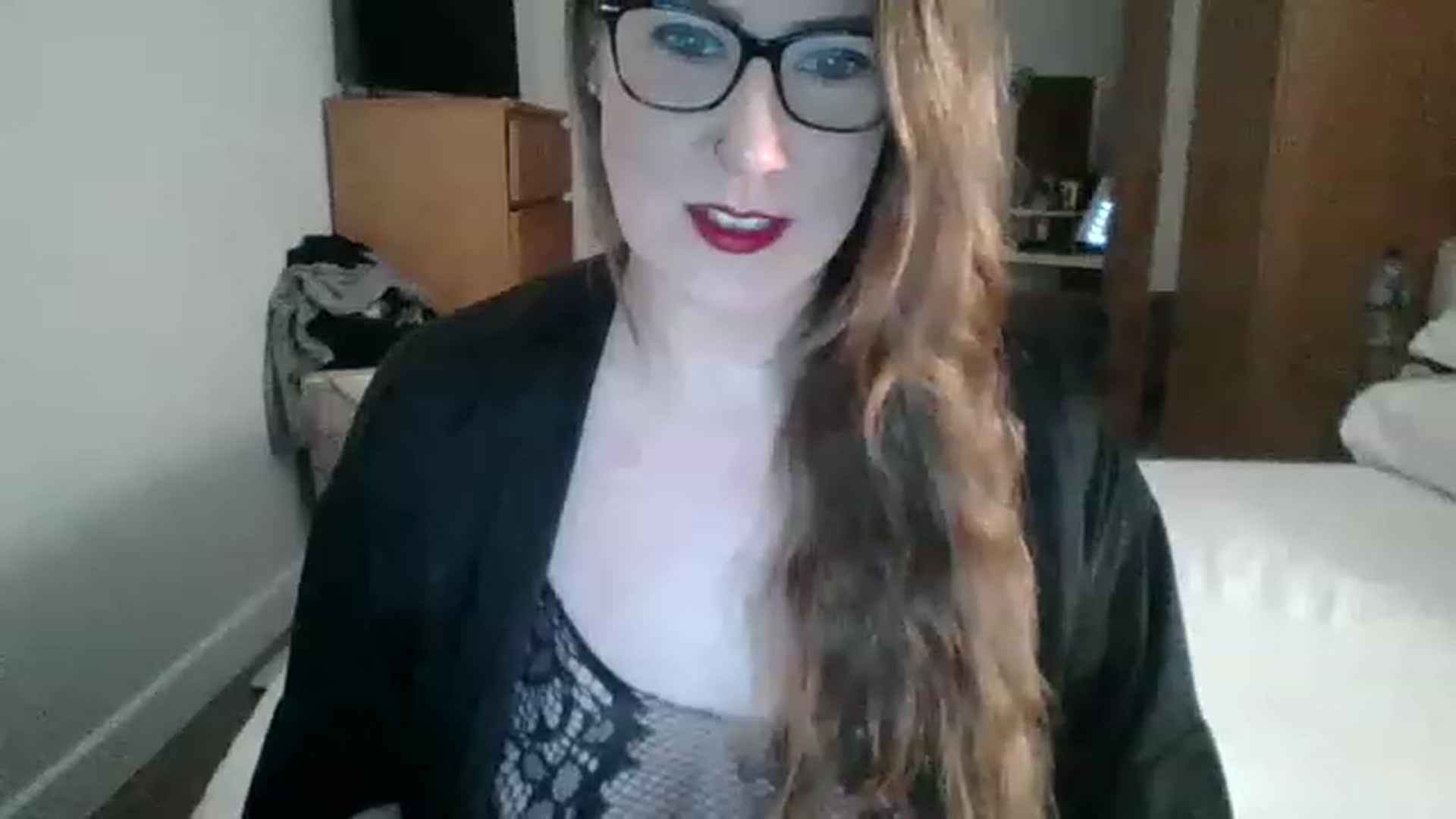 Gallery image thumbnail from Sarahjayne432's myfreecams stream on, 11/28/2022, 19:35 image 12 of 20