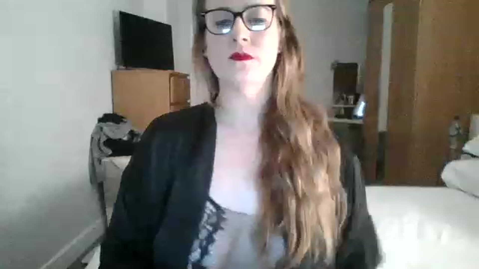 Gallery image thumbnail from Sarahjayne432's myfreecams stream on, 11/28/2022, 19:35 image 4 of 20