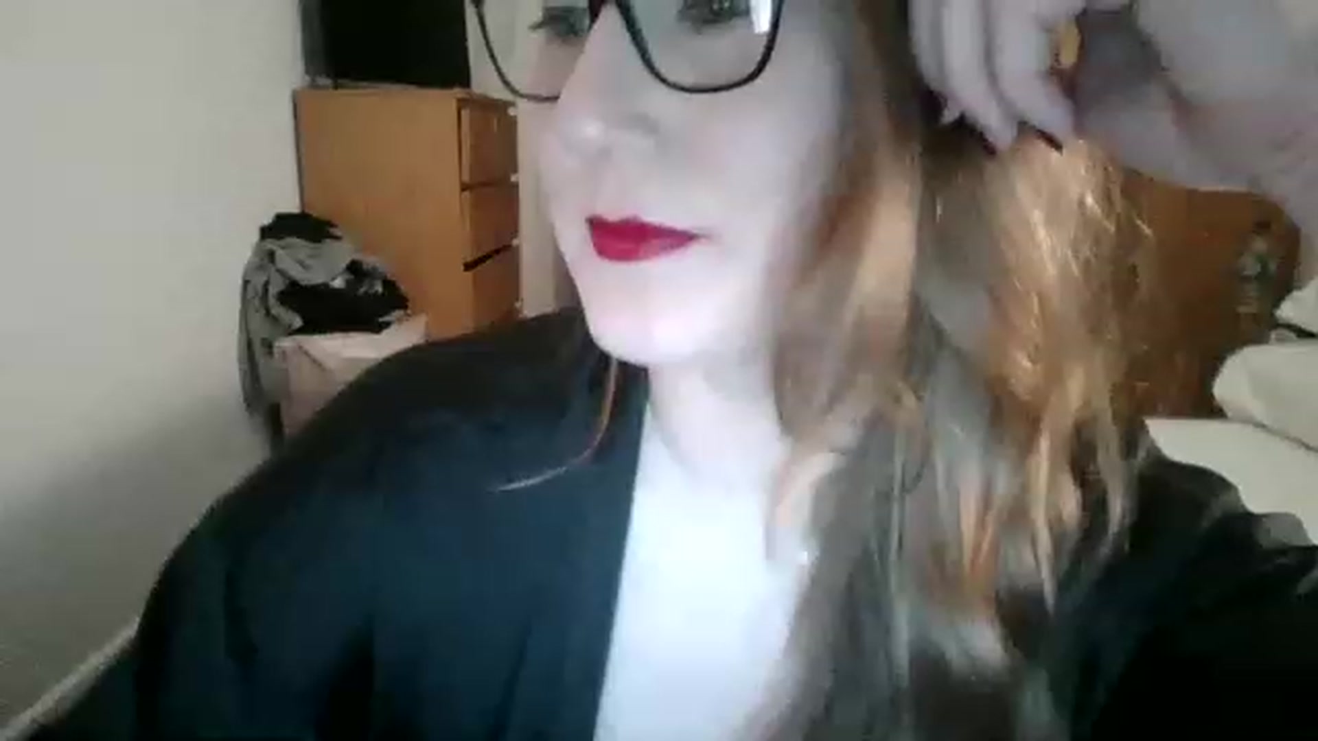 Gallery image thumbnail from Sarahjayne432's myfreecams stream on, 11/28/2022, 19:35 image 15 of 20