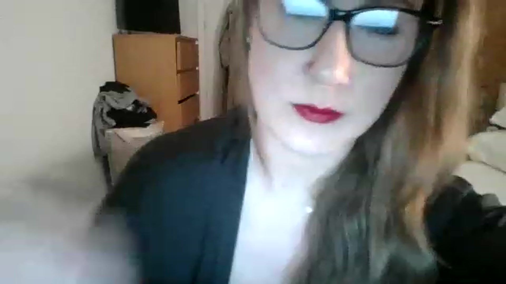 Gallery image thumbnail from Sarahjayne432's myfreecams stream on, 11/28/2022, 19:35 image 17 of 20