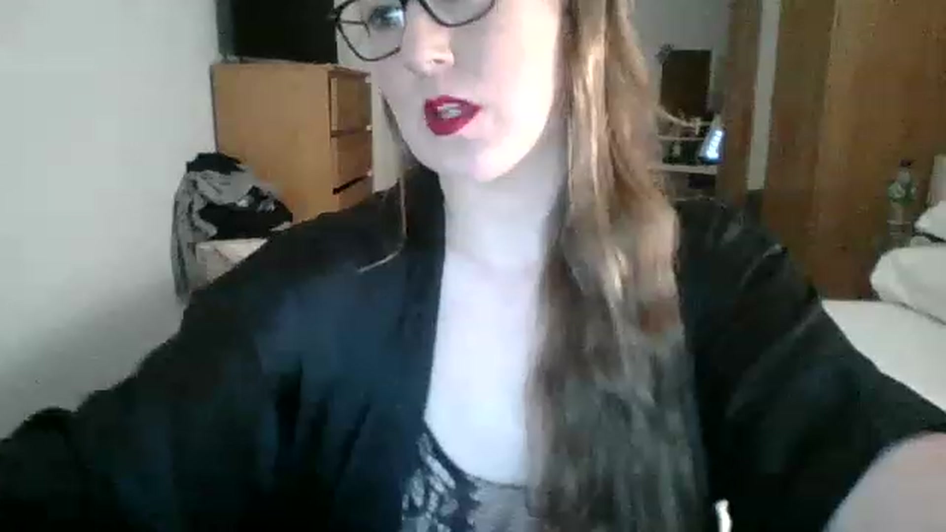 Gallery image thumbnail from Sarahjayne432's myfreecams stream on, 11/28/2022, 19:35 image 13 of 20