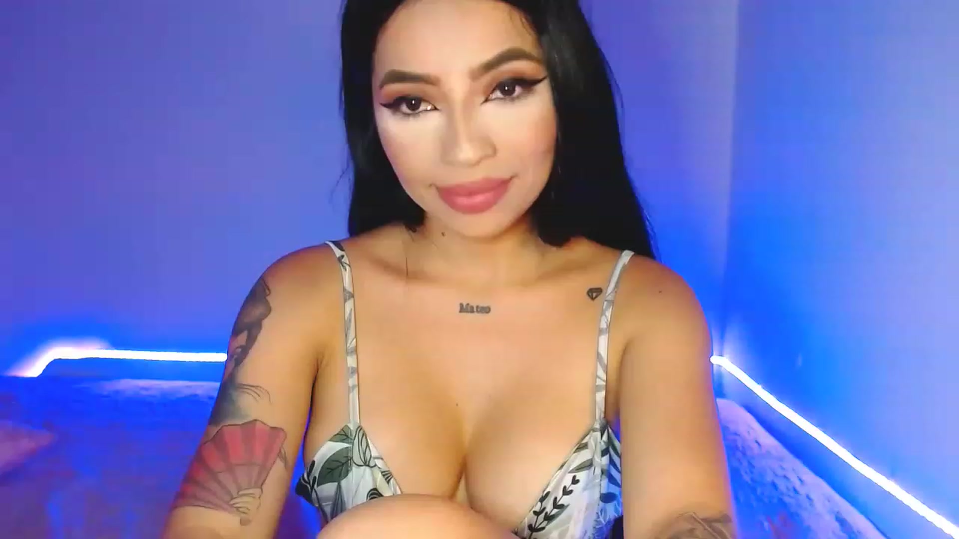 Gallery image thumbnail from Sarahmeyer's myfreecams stream on, 11/15/2022, 05:07 image 20 of 20