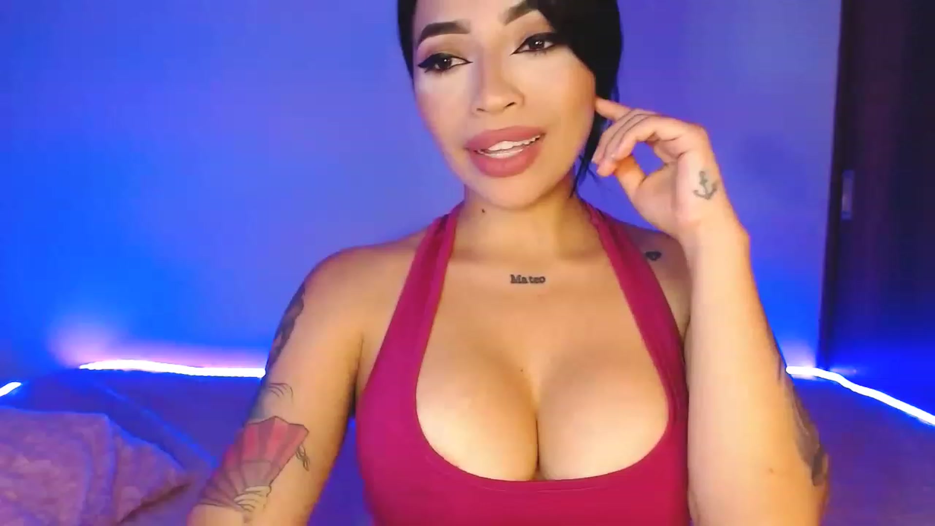 Gallery image thumbnail from Sarahmeyer's myfreecams stream on, 11/26/2022, 03:08 image 12 of 20