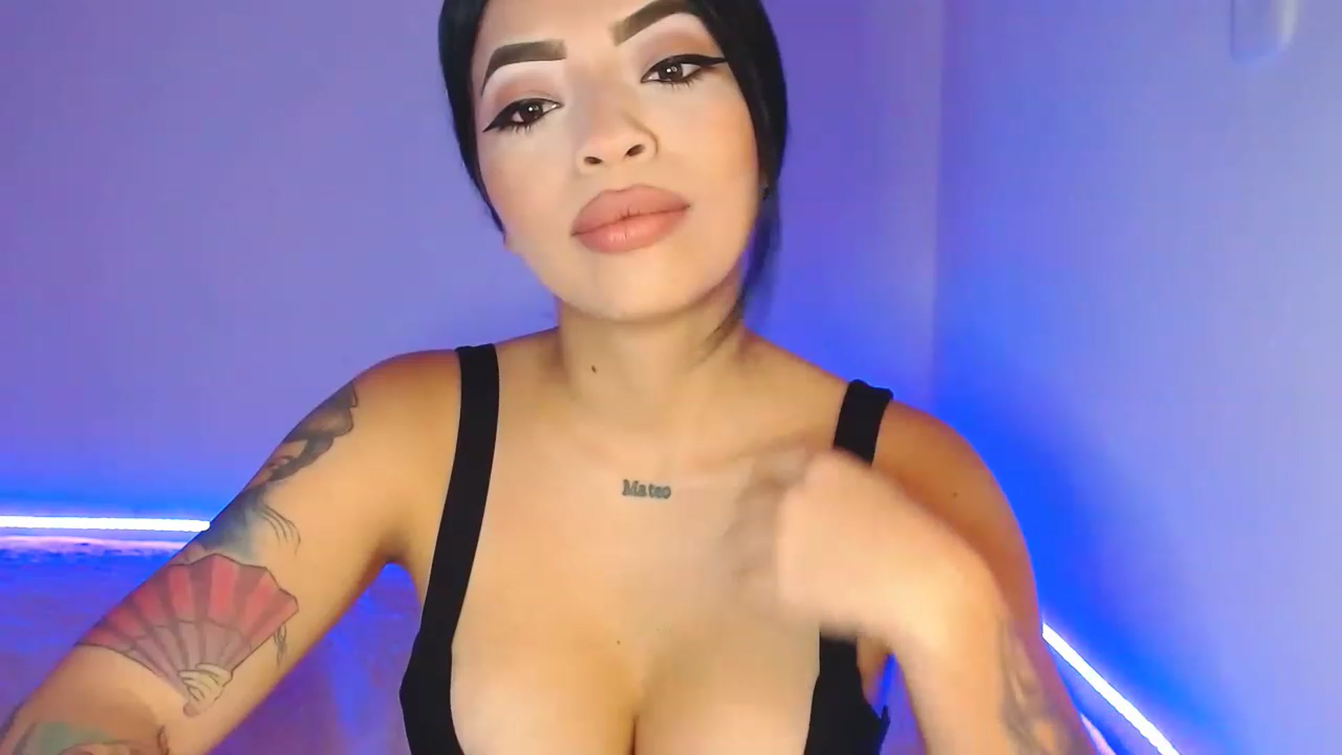 Gallery image thumbnail from Sarahmeyer's myfreecams stream on, 03/16/2023, 15:18 image 19 of 20