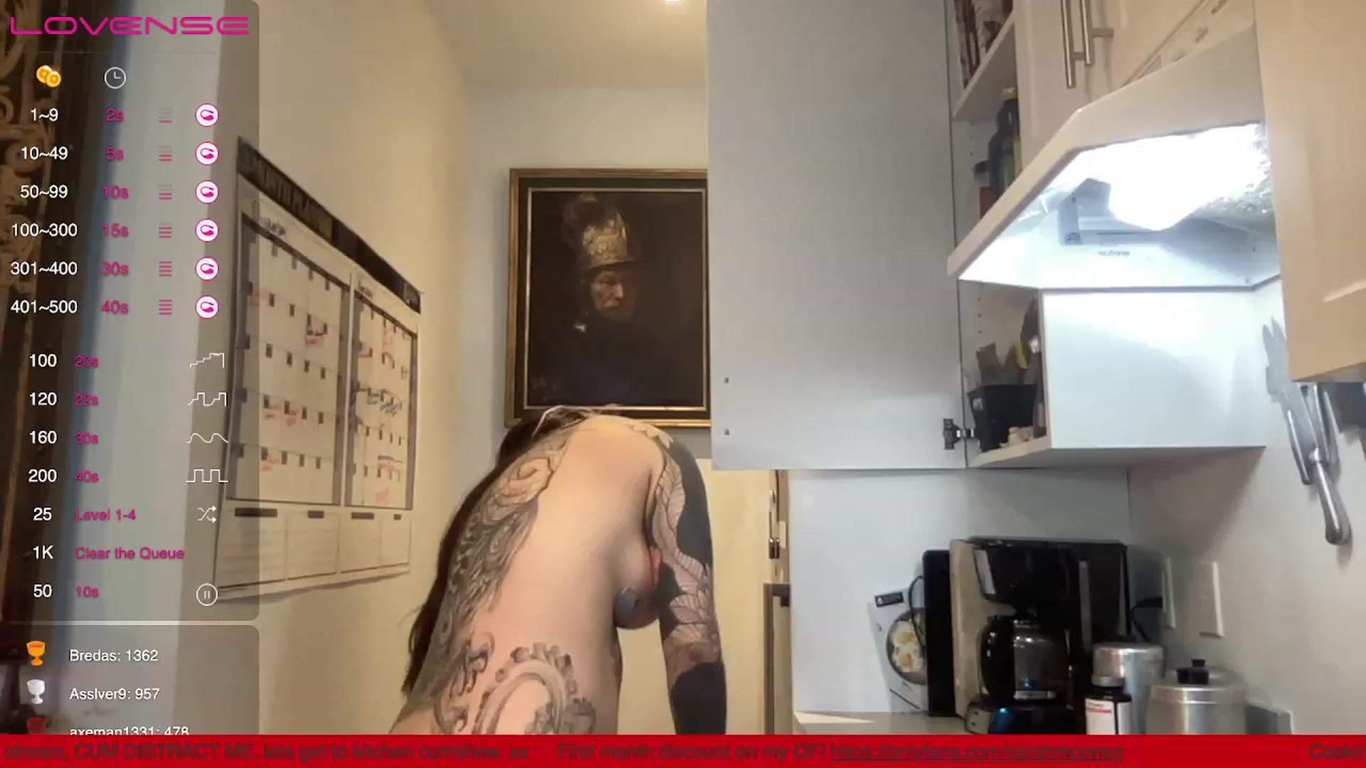 Gallery image thumbnail from Sarahmoonsg's myfreecams stream on, 11/20/2022, 05:45 image 4 of 20