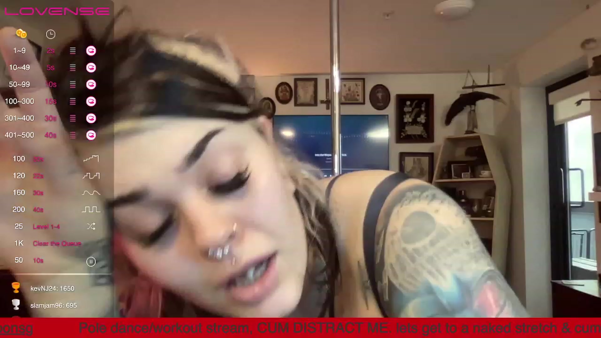 Gallery image thumbnail from Sarahmoonsg's myfreecams stream on, 11/24/2022, 23:29 image 4 of 20