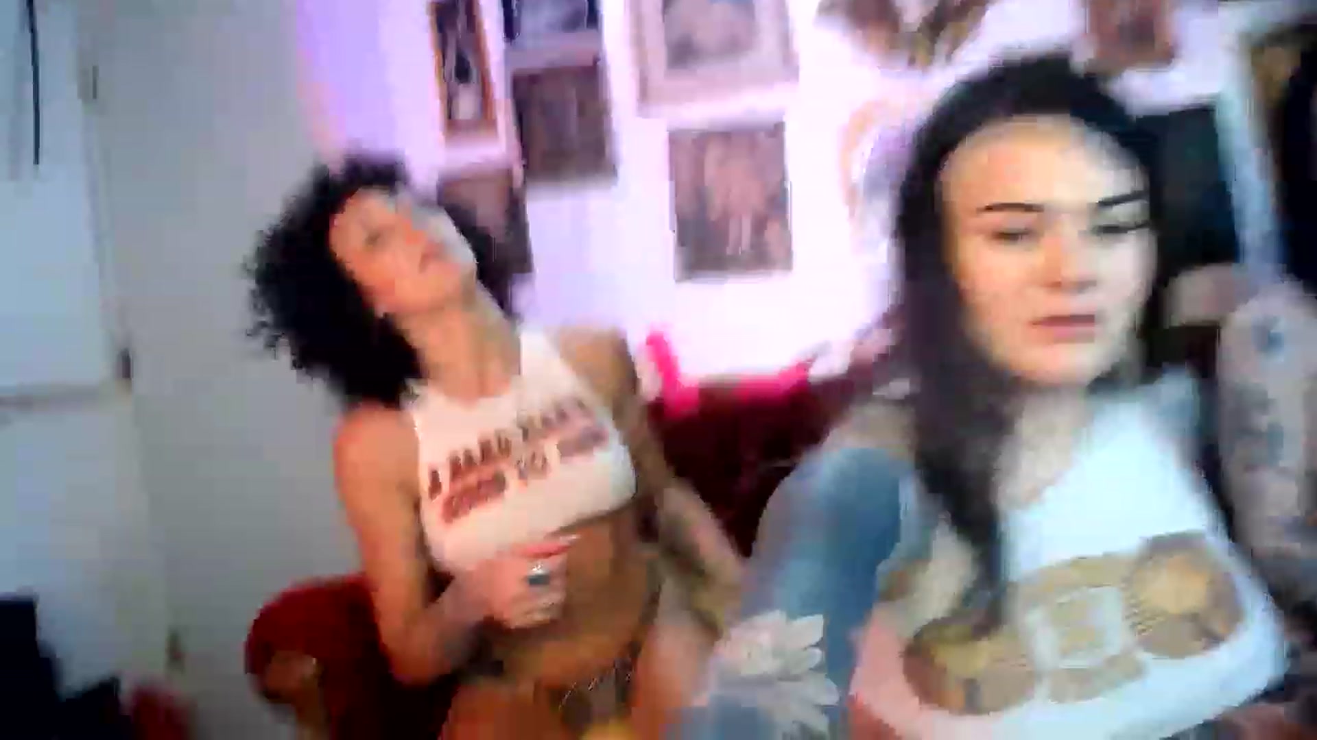 Gallery image thumbnail from Sarahmoonsg's myfreecams stream on, 05/08/2023, 05:52 image 3 of 20