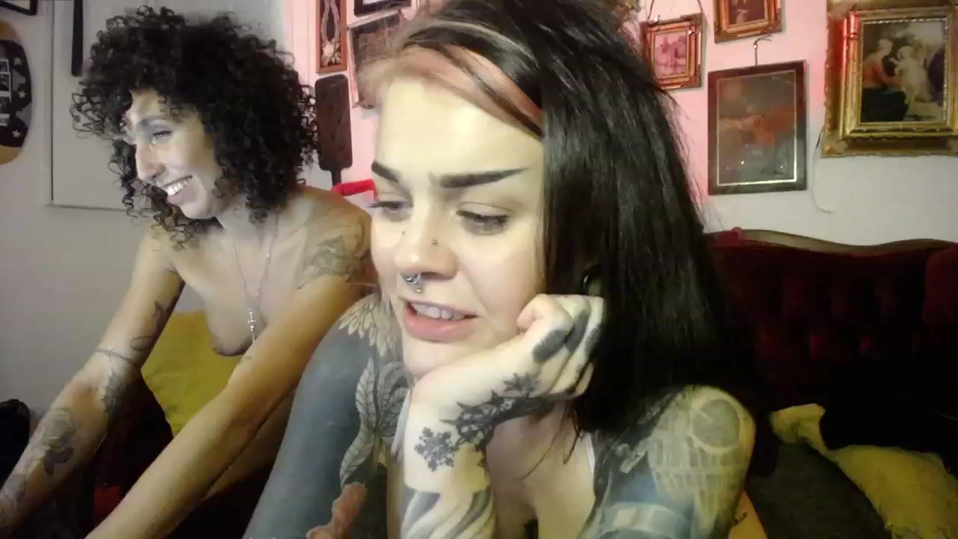 Gallery image thumbnail from Sarahmoonsg's myfreecams stream on, 08/24/2023, 05:23 image 7 of 20