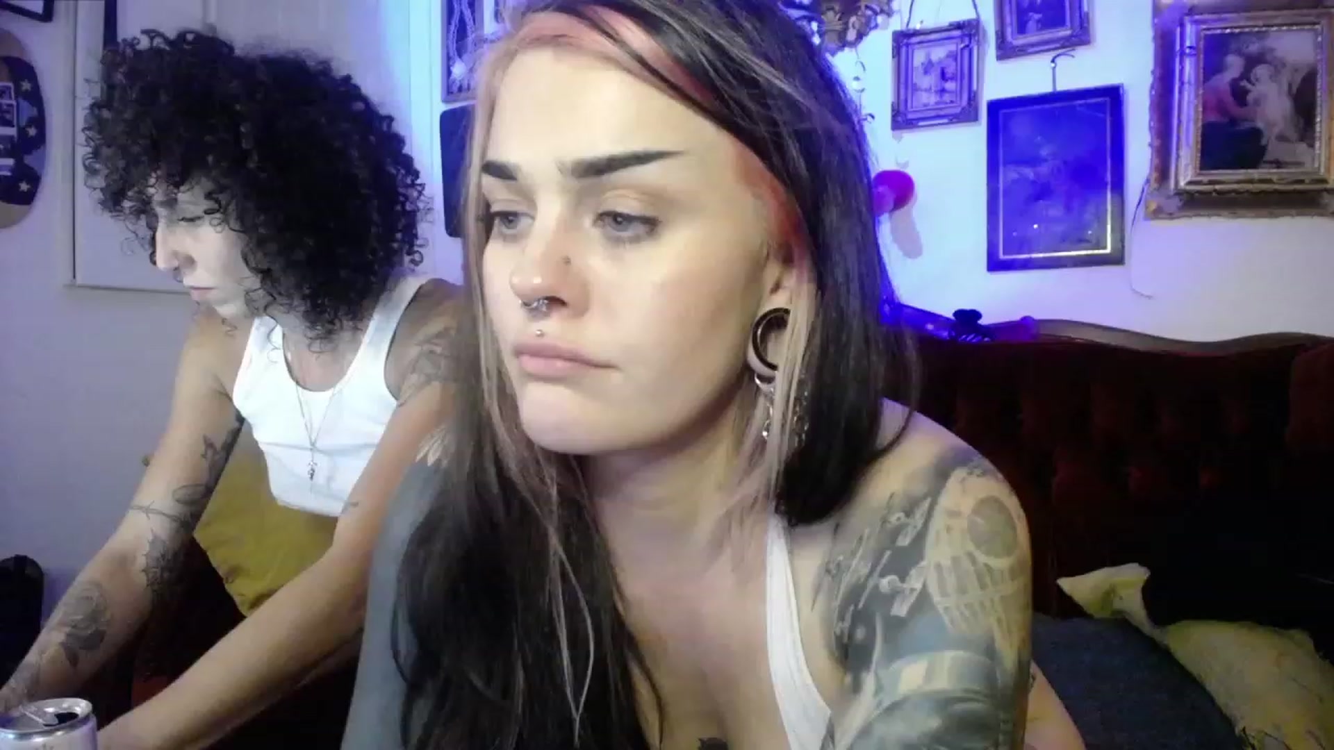 Gallery image thumbnail from Sarahmoonsg's myfreecams stream on, 08/24/2023, 05:23 image 6 of 20