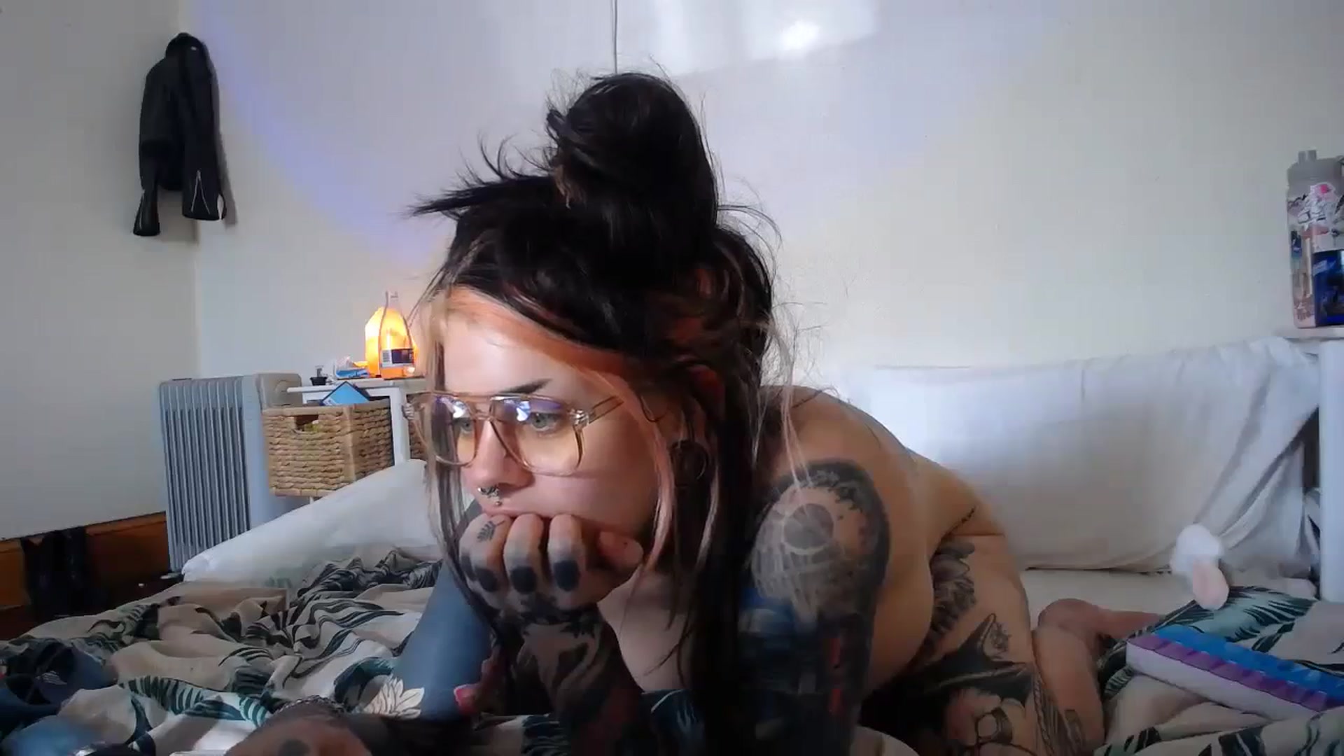 Gallery image thumbnail from Sarahmoonsg's myfreecams stream on, 10/09/2023, 07:08 image 2 of 20