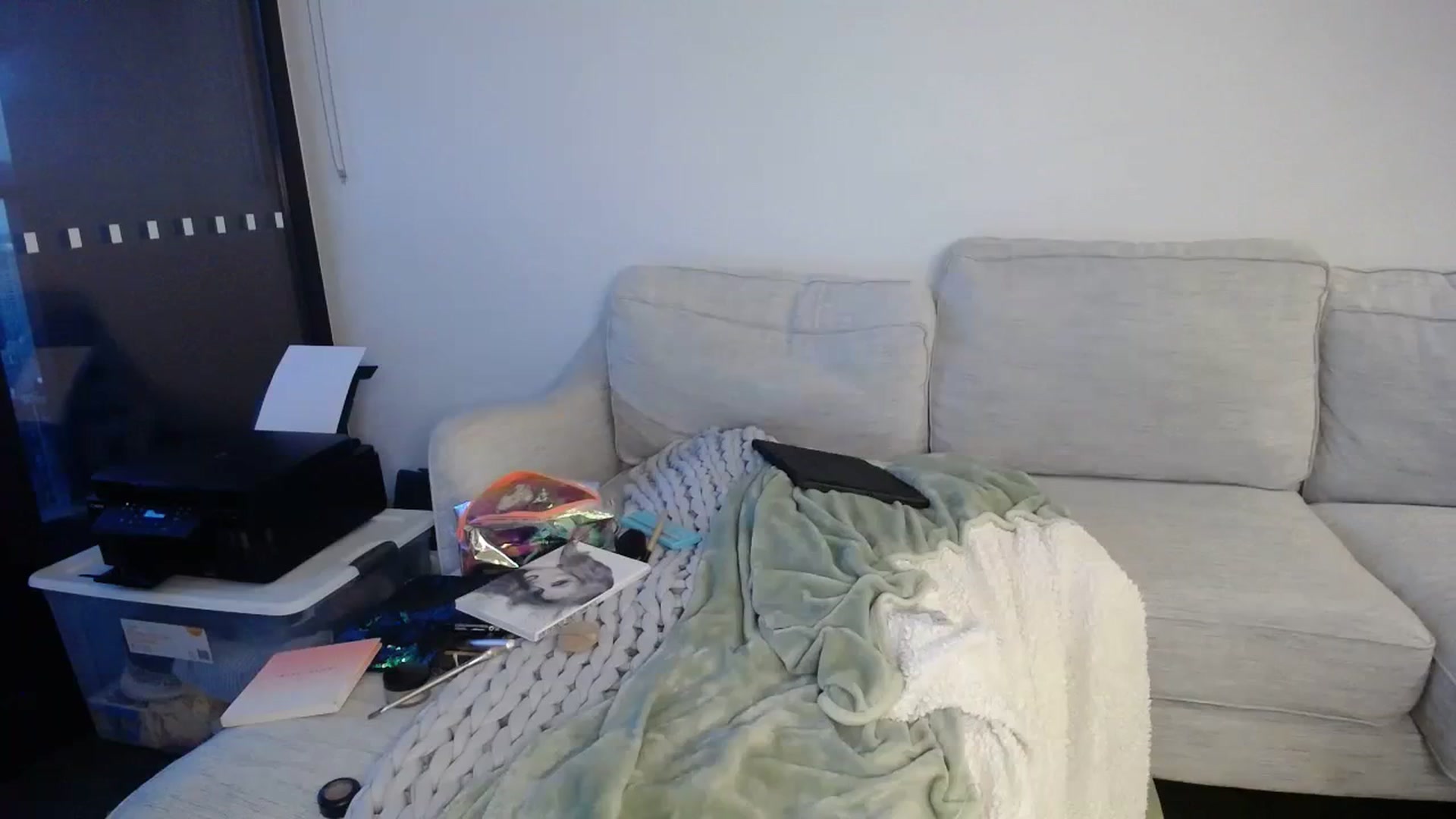 Gallery image thumbnail from Sarahmoonsg's myfreecams stream on, 10/28/2023, 09:04 image 17 of 20