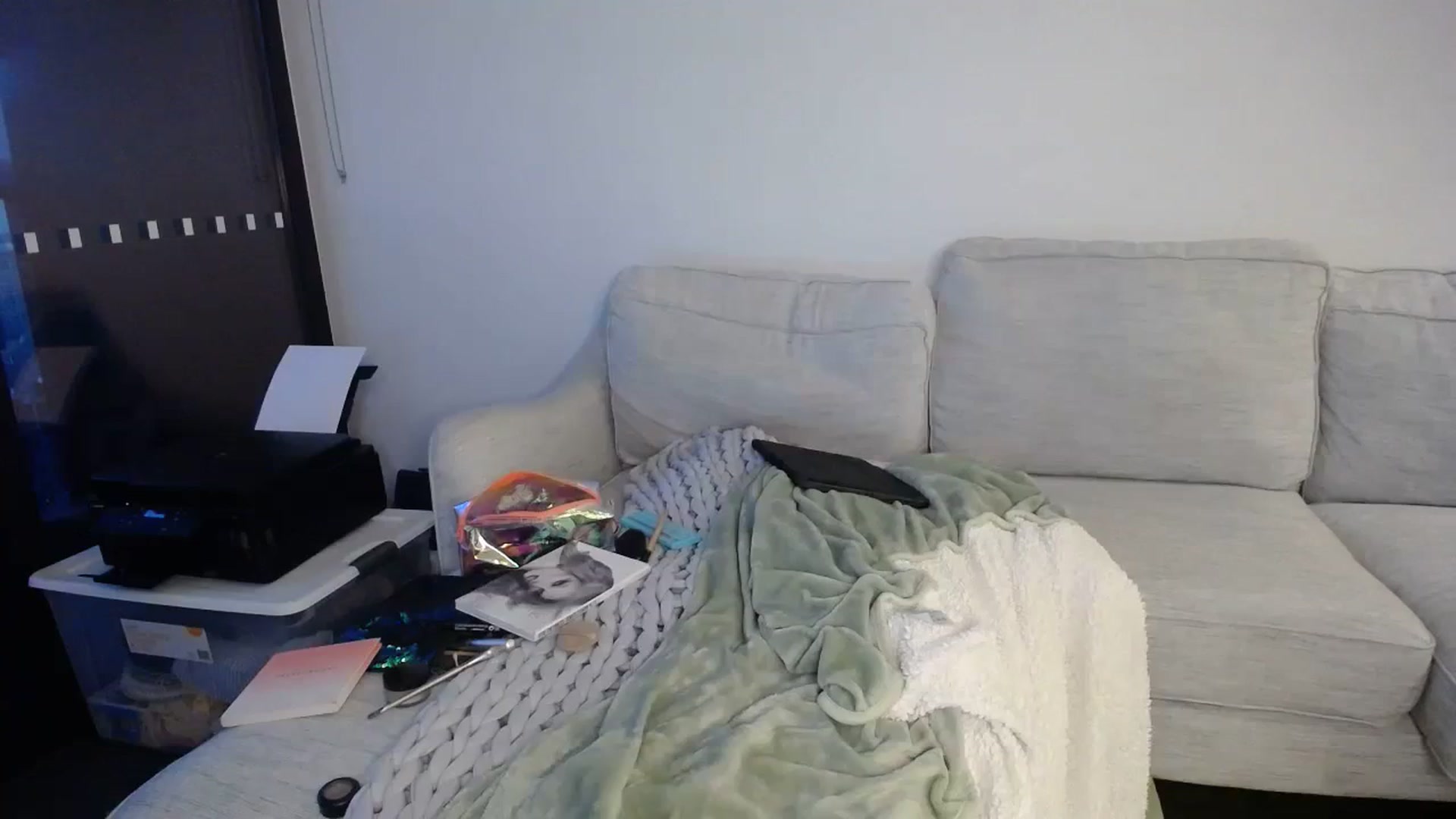 Gallery image thumbnail from Sarahmoonsg's myfreecams stream on, 10/28/2023, 09:04 image 18 of 20