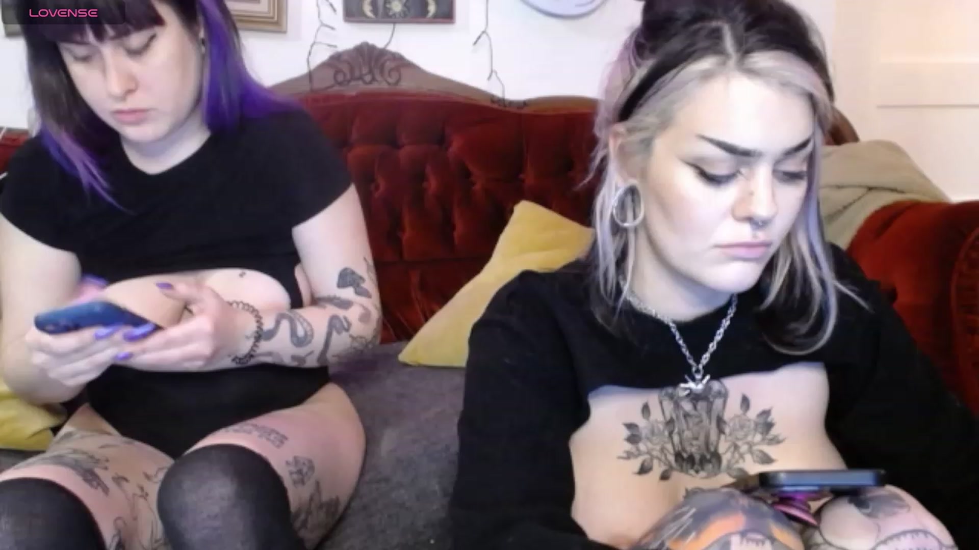 Gallery image thumbnail from Sarahmoonsg's myfreecams stream on, 01/18/2024, 06:55 image 18 of 20