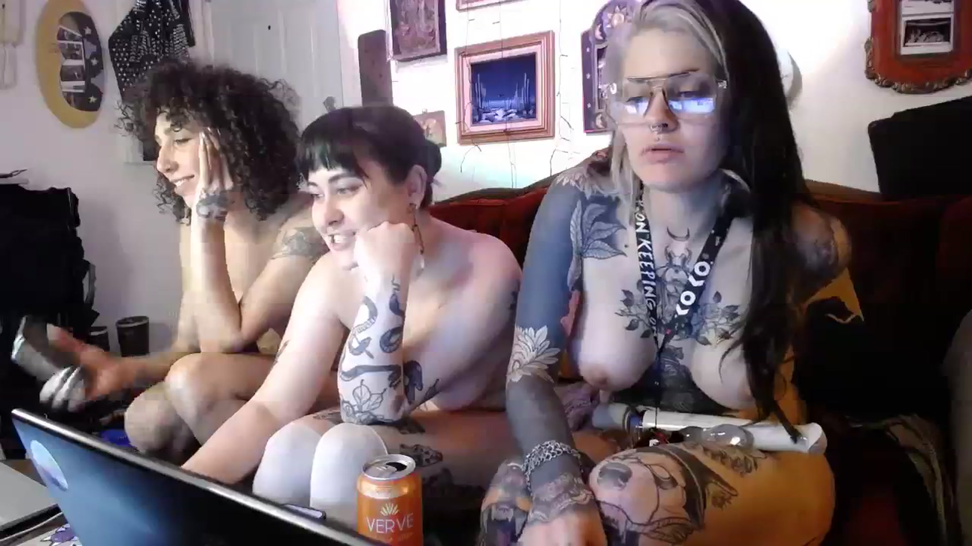 Gallery image thumbnail from Sarahmoonsg's myfreecams stream on, 02/05/2024, 07:12 image 20 of 20