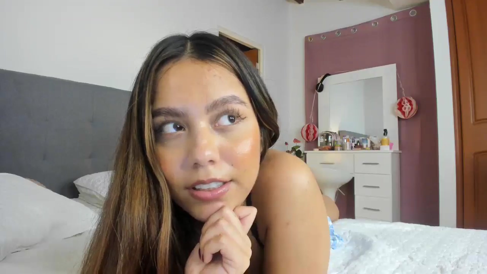 Gallery image thumbnail from Sarahrosse's myfreecams stream on, 06/13/2025, 08:16 image 13 of 20