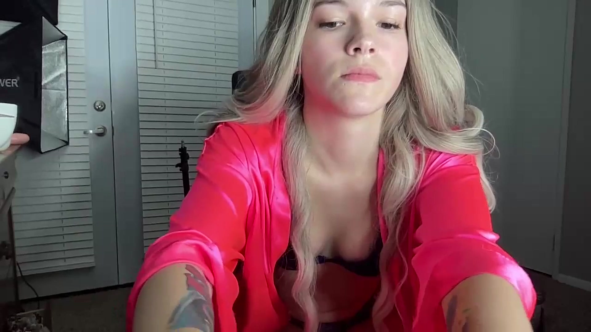 Gallery image thumbnail from Sarahsweets18's myfreecams stream on, 07/07/2023, 07:39 image 15 of 20