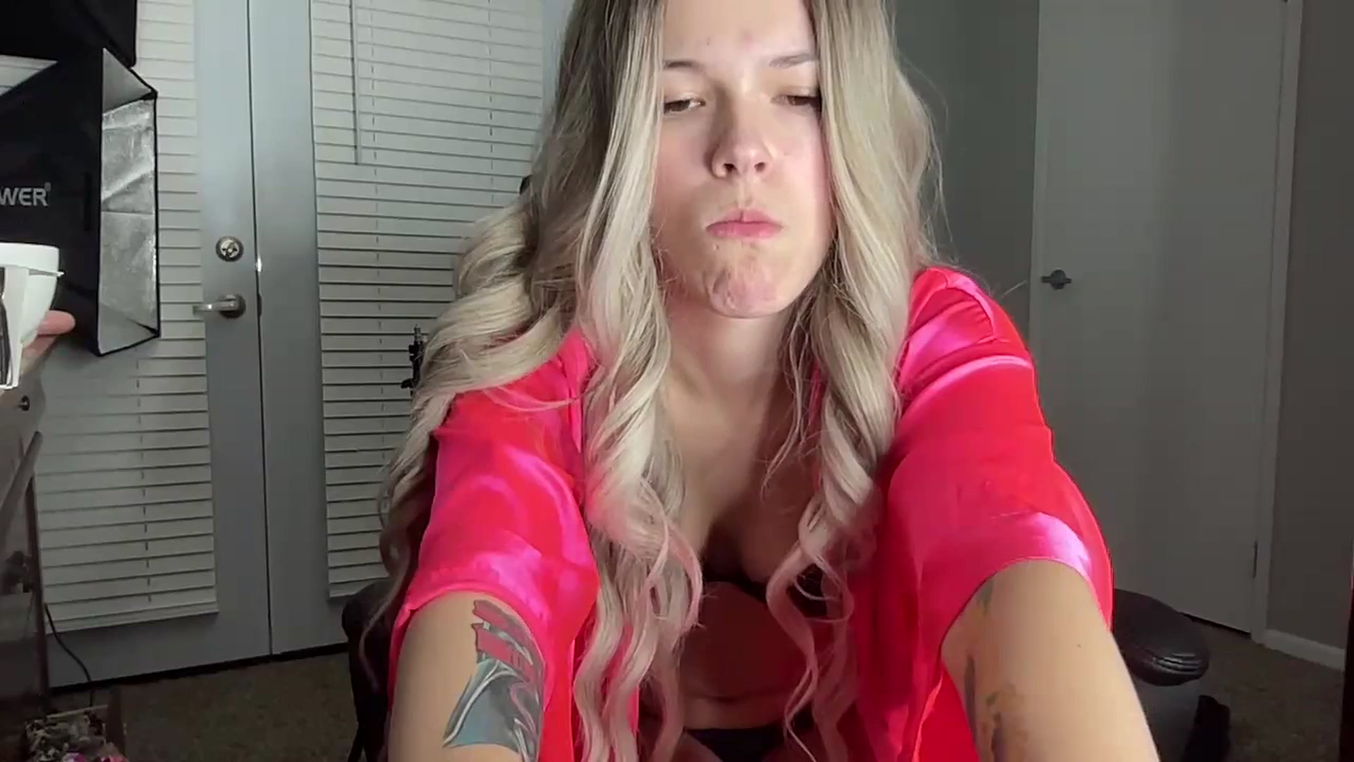 Gallery image thumbnail from Sarahsweets18's myfreecams stream on, 07/07/2023, 07:39 image 6 of 20