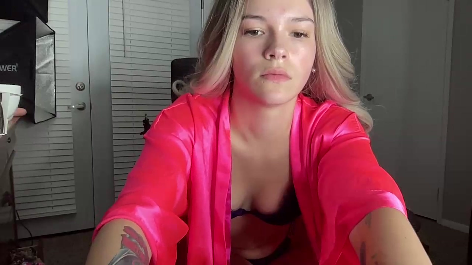 Gallery image thumbnail from Sarahsweets18's myfreecams stream on, 07/07/2023, 07:39 image 7 of 20