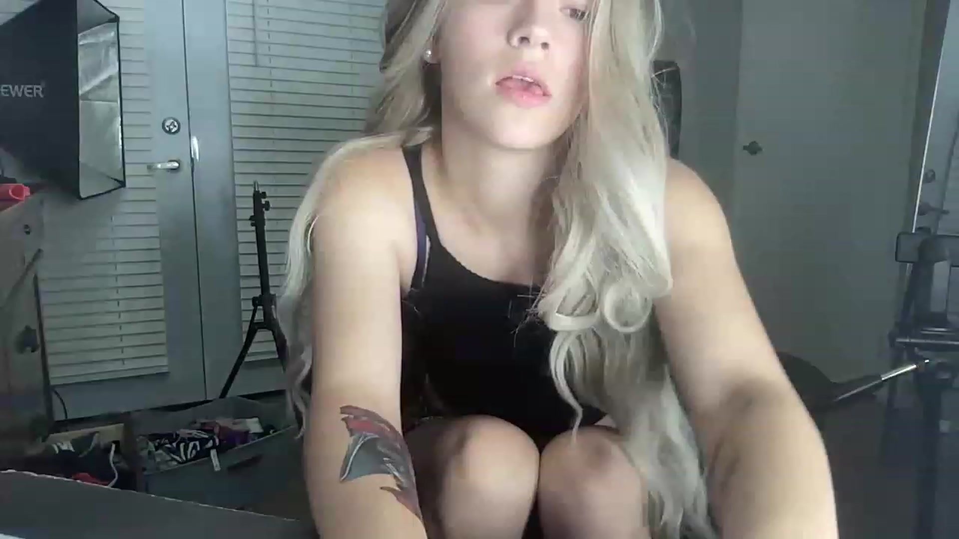 Gallery image thumbnail from Sarahsweets18's myfreecams stream on, 07/09/2023, 02:06 image 5 of 20