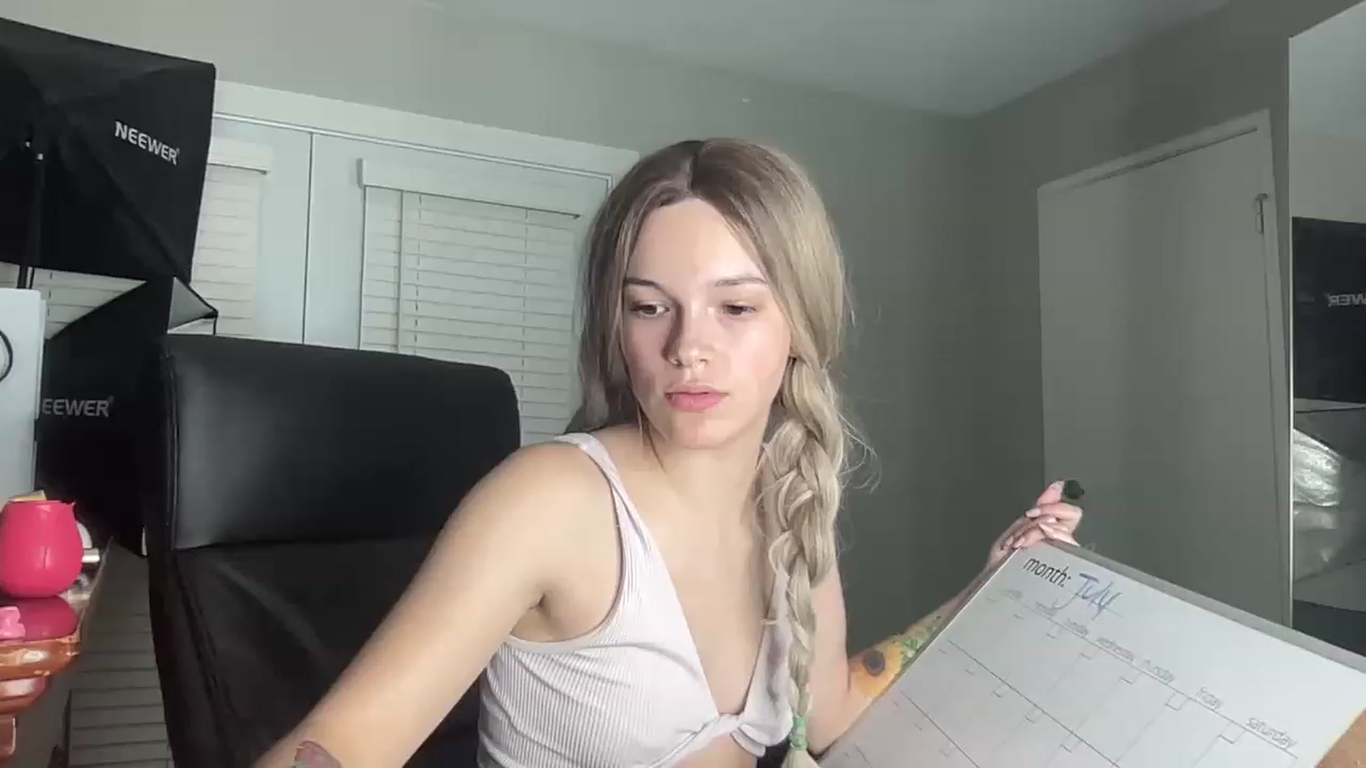 Gallery image thumbnail from Sarahsweets18's myfreecams stream on, 07/10/2023, 07:48 image 13 of 20