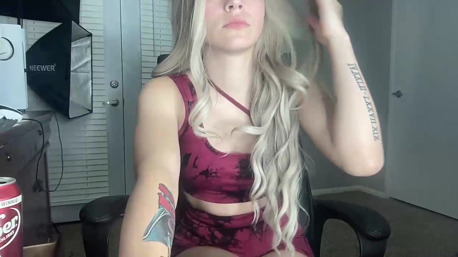 Gallery image thumbnail from Sarahsweets18's myfreecams stream on, 07/14/2023, 03:03 image 16 of 20
