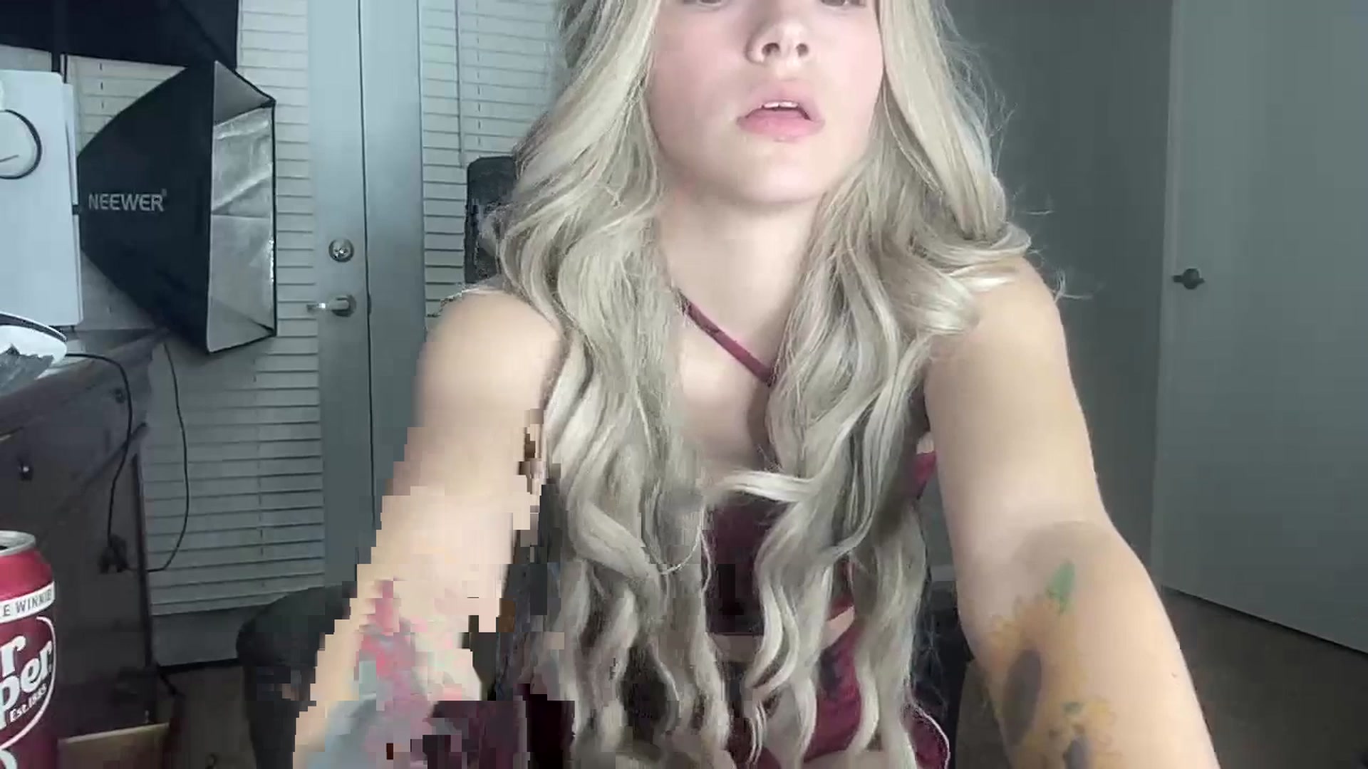 Gallery image thumbnail from Sarahsweets18's myfreecams stream on, 07/14/2023, 03:03 image 20 of 20