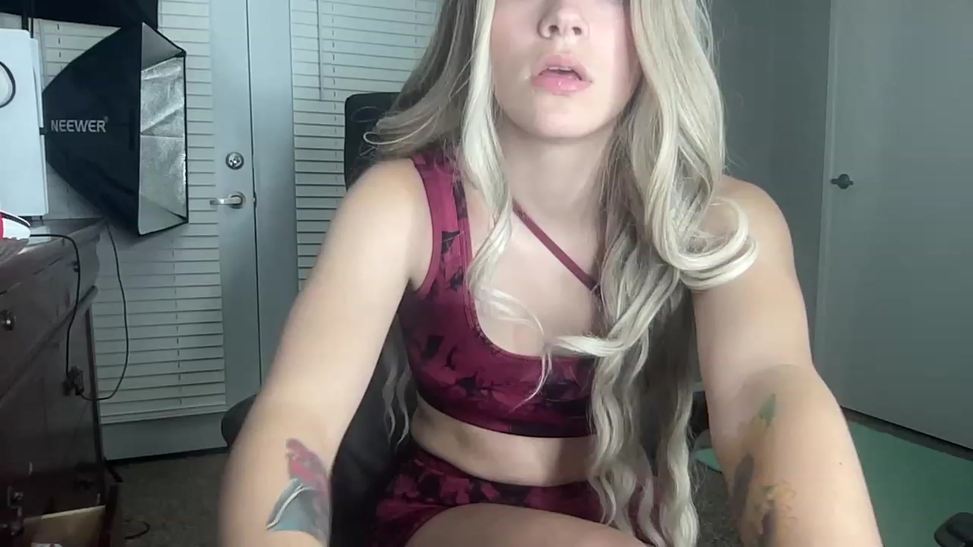 Gallery image thumbnail from Sarahsweets18's myfreecams stream on, 07/14/2023, 05:55 image 16 of 20