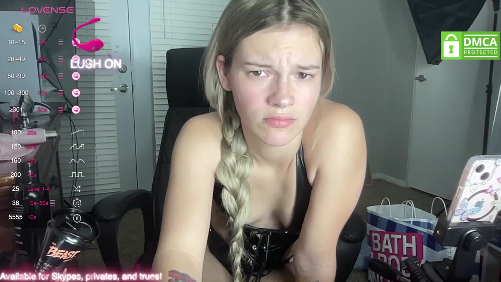Gallery image thumbnail from Sarahsweets18's myfreecams stream on, 08/26/2023, 05:05 image 16 of 20