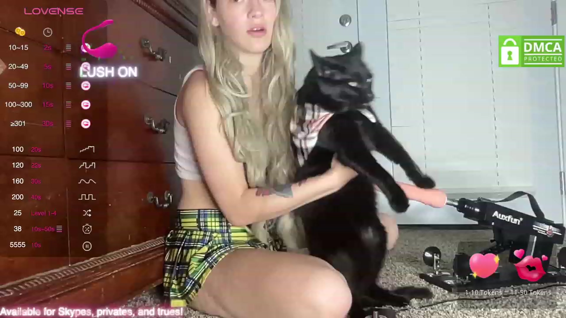 Gallery image thumbnail from Sarahsweets18's myfreecams stream on, 08/30/2023, 01:23 image 16 of 20