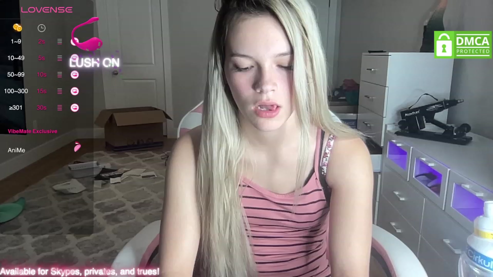 Gallery image thumbnail from Sarahsweets18's myfreecams stream on, 10/03/2023, 05:53 image 10 of 20