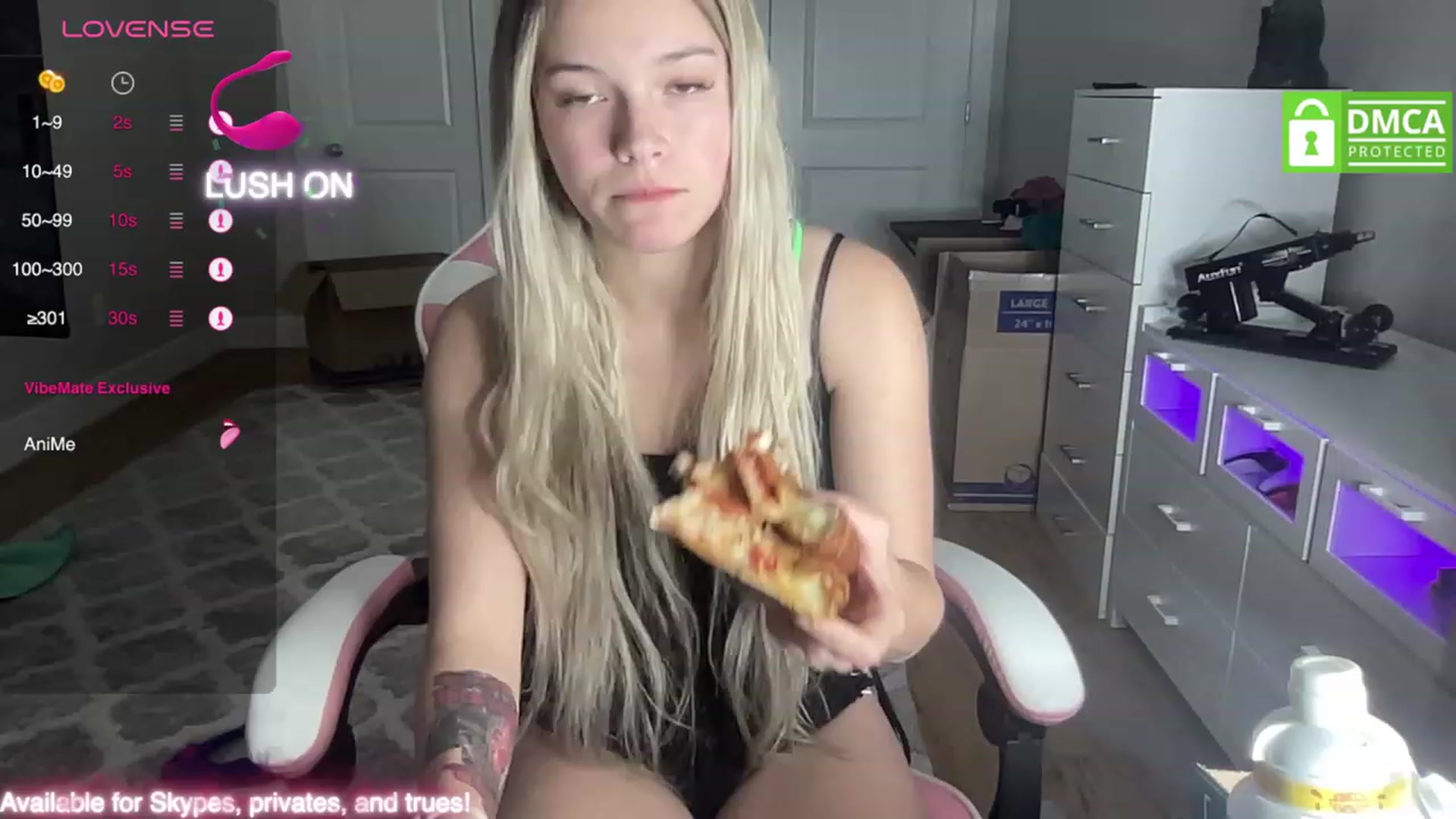 Gallery image thumbnail from Sarahsweets18's myfreecams stream on, 10/04/2023, 06:05 image 2 of 20