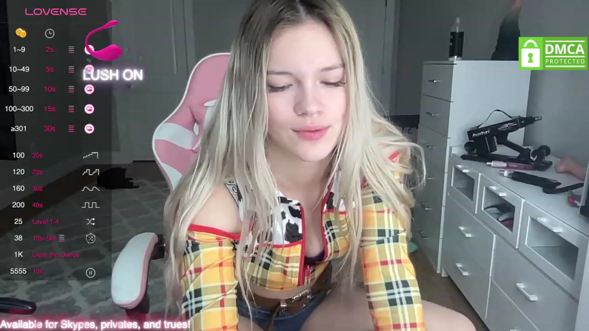 Gallery image thumbnail from Sarahsweets18's myfreecams stream on, 10/05/2023, 18:41 image 3 of 20