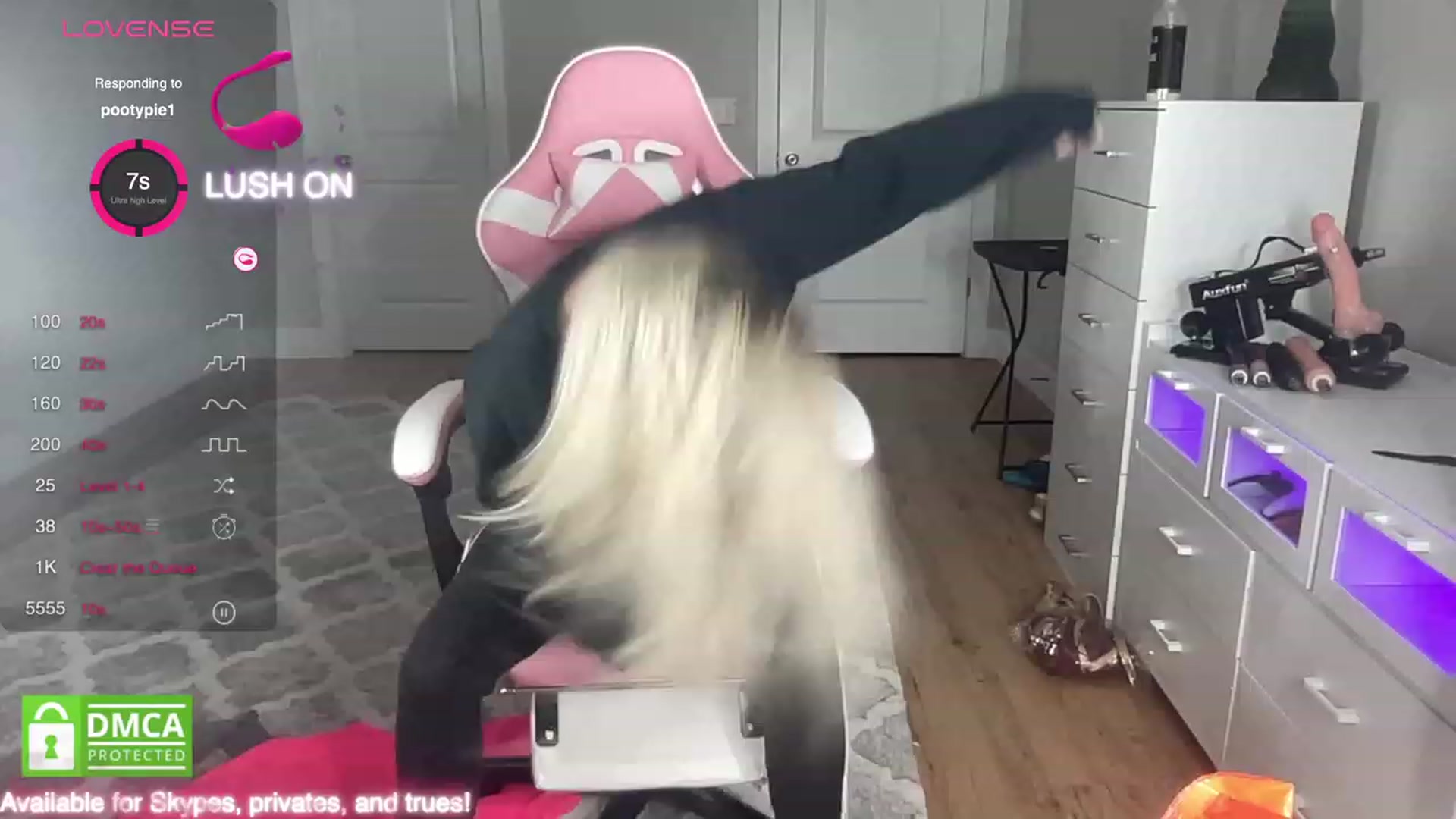 Gallery image thumbnail from Sarahsweets18's myfreecams stream on, 10/06/2023, 07:18 image 11 of 20