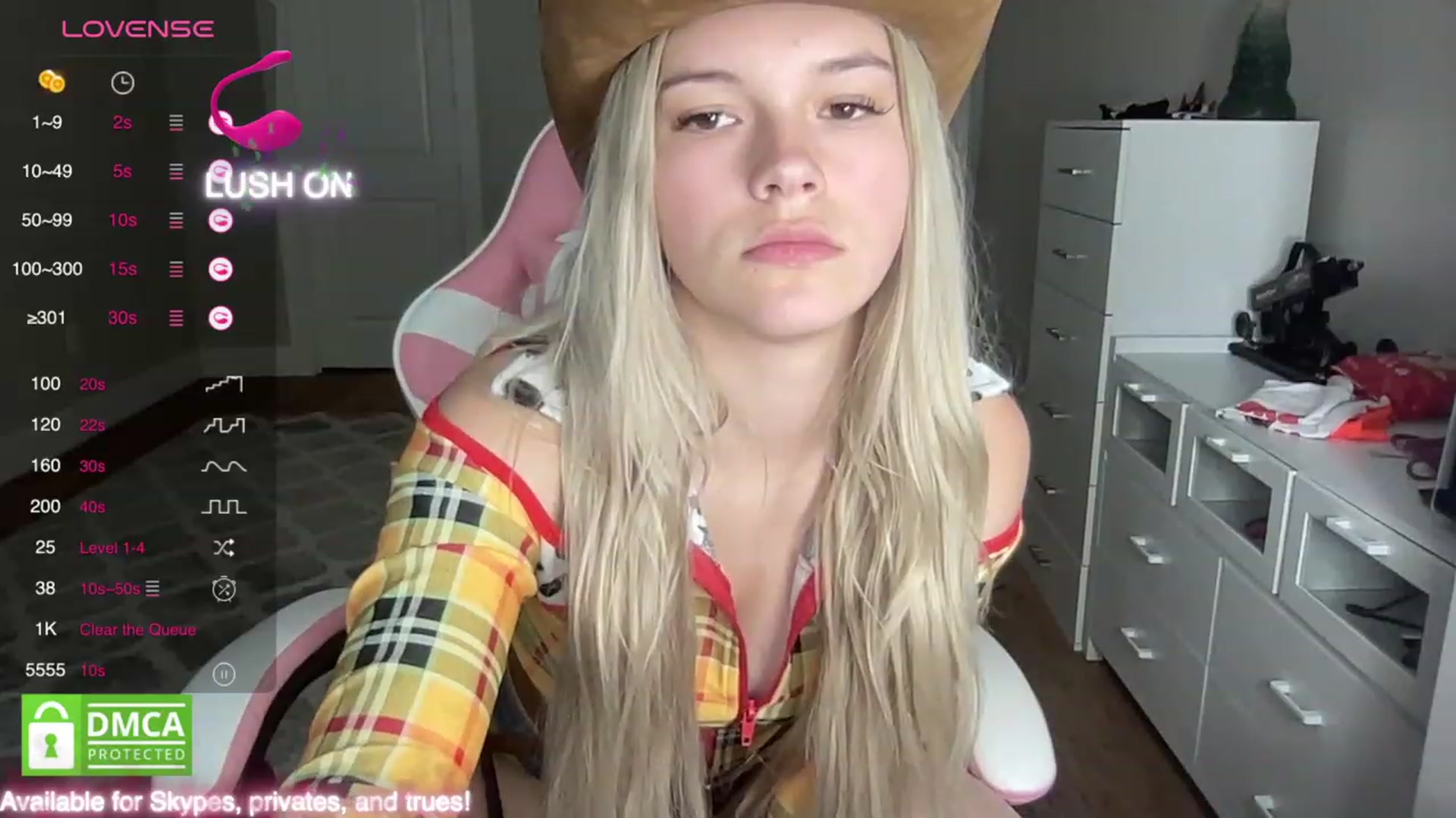 Gallery image thumbnail from Sarahsweets18's myfreecams stream on, 10/10/2023, 19:18 image 16 of 20