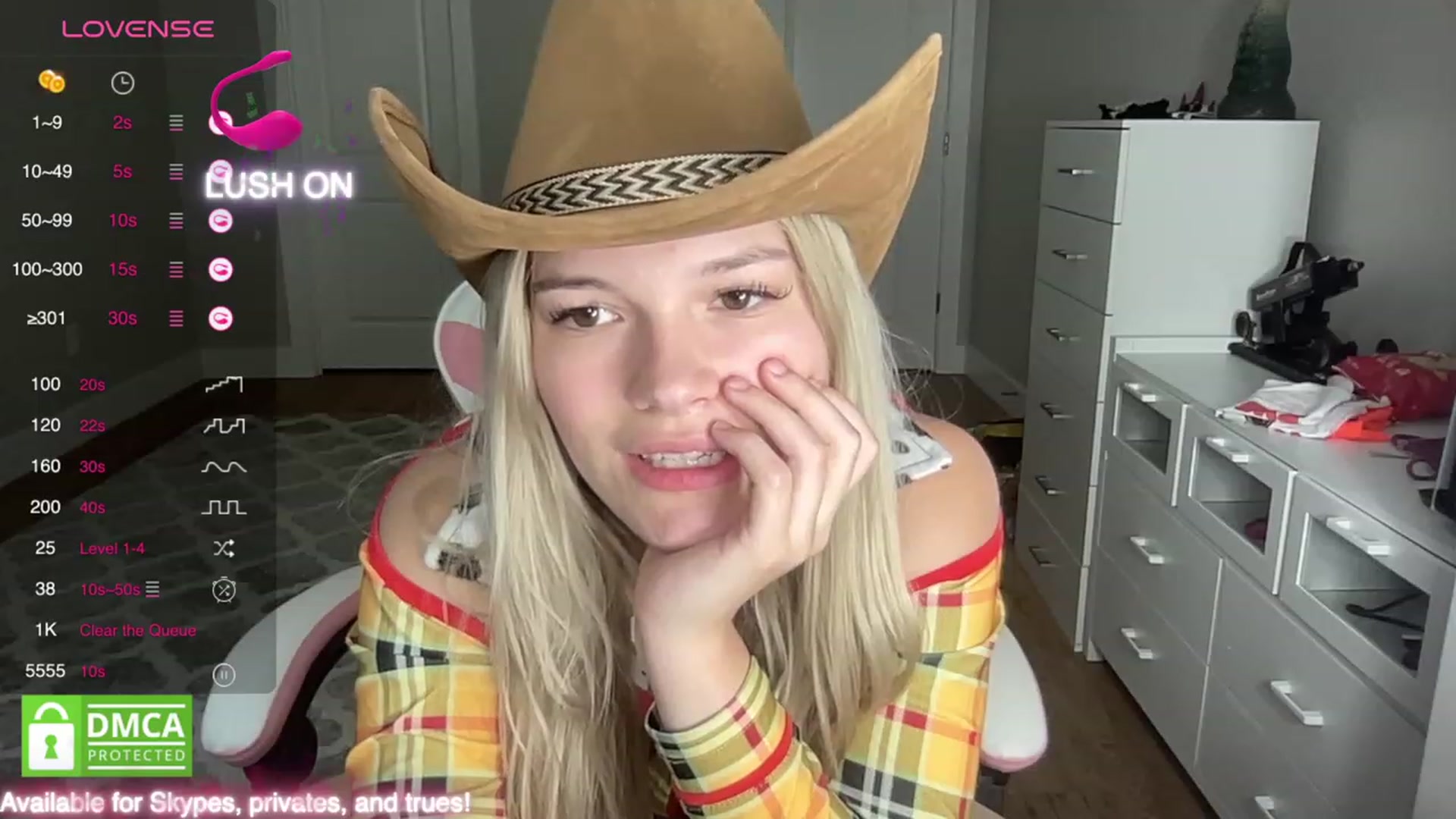 Gallery image thumbnail from Sarahsweets18's myfreecams stream on, 10/10/2023, 19:18 image 14 of 20