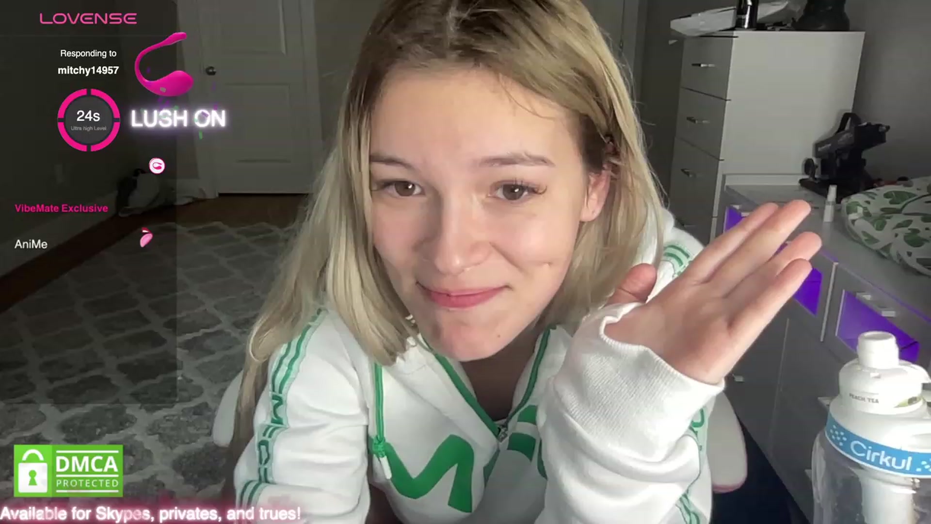 Gallery image thumbnail from Sarahsweets18's myfreecams stream on, 10/14/2023, 15:13 image 3 of 20